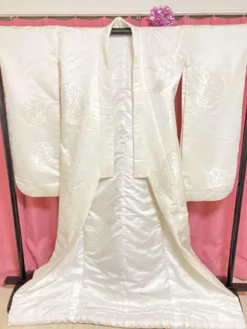 시로무쿠 학과 꽃 자수 기모노