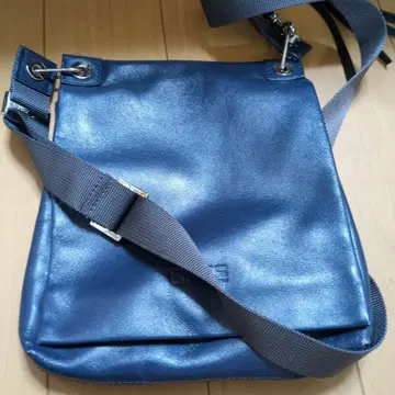 네이비 합성 피혁 숄더백