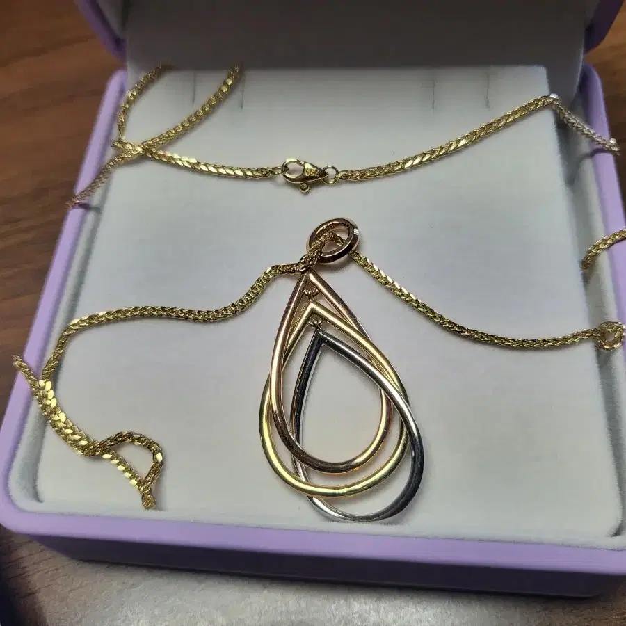 ☆韓国の人気☆【Golden dew】☆Fleeting Light Necklac.e☆ GOLDEN DEW | 골든듀 Free shipping / Golden Dew teardrop