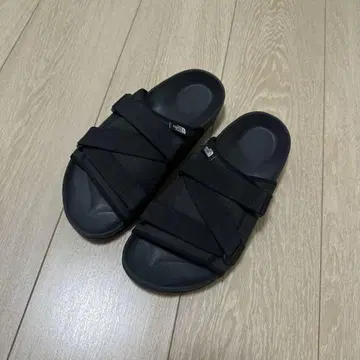 THE NORTH FACE 블랙 샌들