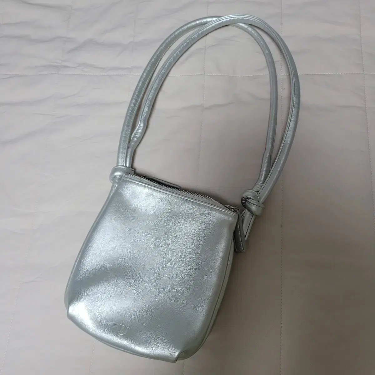 YEO MIM mini layered silver bag (silver) on Bunjang Global Site.