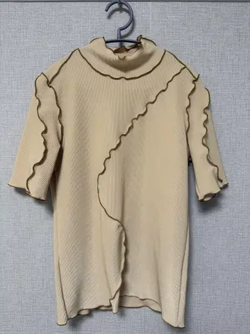 퍼블릭 도쿄 멜로우 스티치 반팔 베이지
