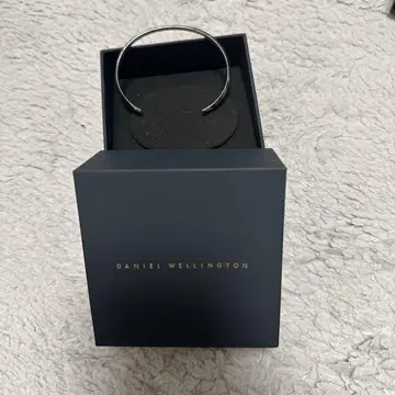 DANIEL WELLINGTON 실버 뱅글