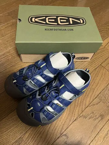 KEEN 24.5cm