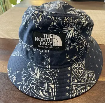 The north face 페이즐리 무늬 버킷 햇 [네이비]