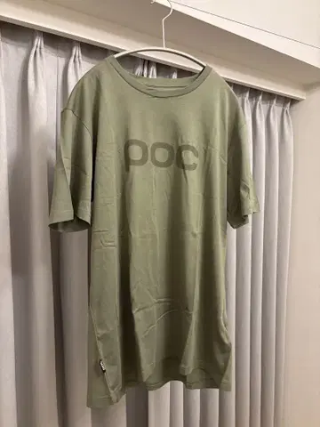 POC 올리브 그린 티셔츠