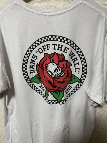 VANS 로즈 스컬 티셔츠 L 사이즈