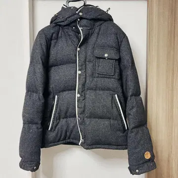 다크 그레이 다운 자켓 빔즈