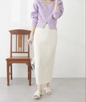 슬릿이 있는 얇은 리브 니트 타이트 스커트 natural couture