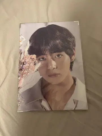 BTS LOVE YOURSELF 사진 포스터와 vor.3 응원봉