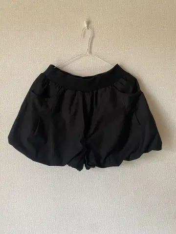 블랙 벌룬 실루엣 숏 팬츠 호박 팬츠