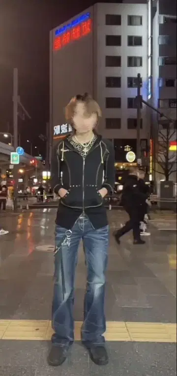 DAN RAPS 후드 부착 후드티 블랙