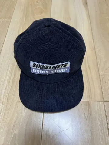 식스 헬멧 캡