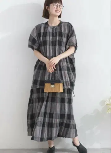 Lupilien 믹스 체크 셔링 스커트 셋업 블랙