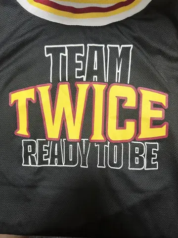 READY TO BE 유니폼 츠위
