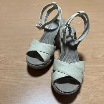 크록스 레이 웨지솔