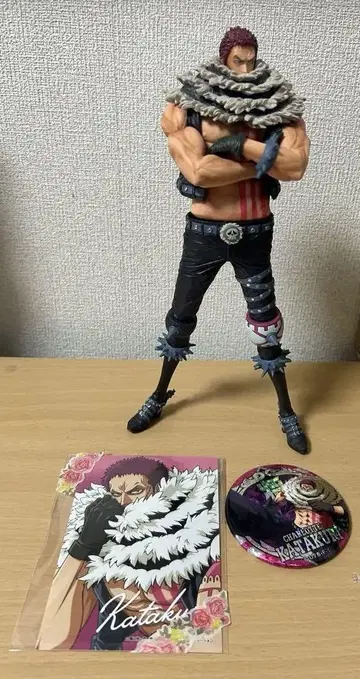 샬롯 카타쿠리 피규어 캔뱃지