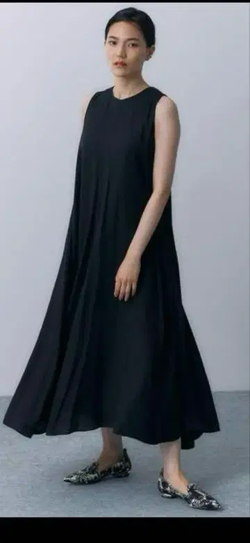 스터닝 루어 Sat. 원피스 블랙