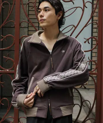 꽃 자수 라인 트랙 재킷