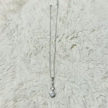 크리스탈 펜던트 목걸이