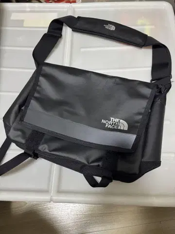THE NORTH FACE 메신저 백 블랙