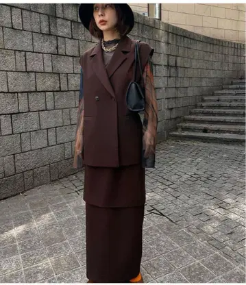 TIGHT TIERED SKIRT SET UP 브라운 S 사이즈