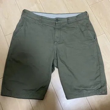 BEAMS 카키 숏 팬츠 L 사이즈