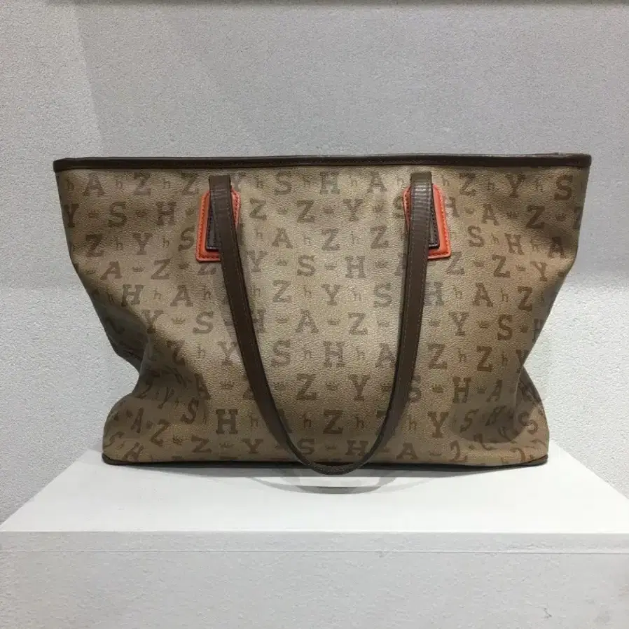 HAZZYS ★ Women's brown logo color leather tote bag Puppy Logo Hazzys Tote Bag HAZZYS ☆ Women's Brown Logo