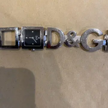 D&G 실버 팔찌형 시계