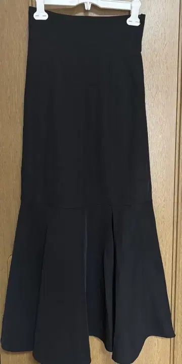muguet crepe mermaid skirt black S 사이즈