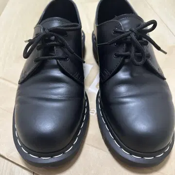Dr. Martens 닥터마틴 화이트 스티치 3 홀 UK8
