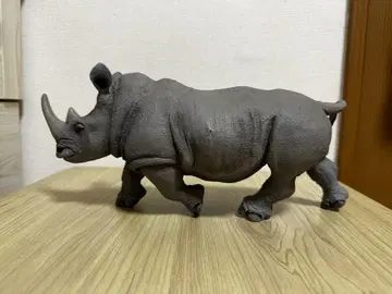 Safari 흰코끼리 피규어