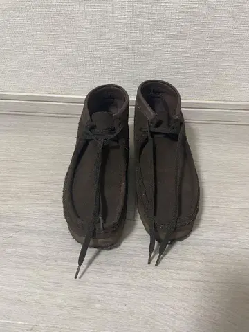 클락스 Wallabee 다크 브라운 스웨이드 UK9