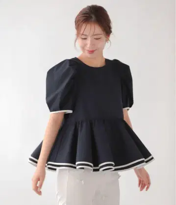 Fit mor 2단 프릴 백 리본 파이핑 탑 네이비