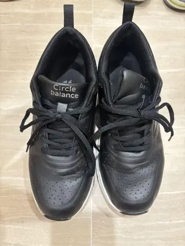 amepla Circle balance 블랙 스니커즈
