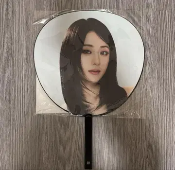 LE SSERAFIM 르세라핌 윤진 부채