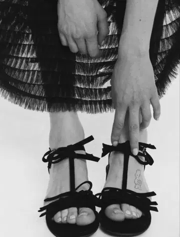 B ibiy. ELLA RIBBON SANDALS 샌들