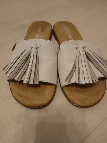 MINNETONKA 화이트 샌들 36