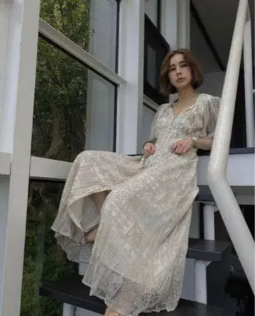 Ameri 아메리 MEDI PALACE EMBROIDERY DRESS