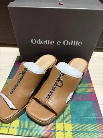 Odette e Odile 샌들