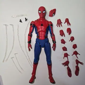 스파이더맨 홈커밍 스타크 수트 MAFEX 피규아트