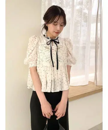 SNIDEL 스나이델 자수 블라우스 도트 DOT 반팔