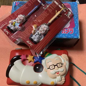 커널 샌더스 필름 카메라 스트랩 덤으로 증정