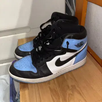 농구화 하이컷 파랑 블랙 화이트