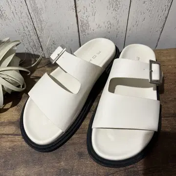 mohi 샌들 화이트