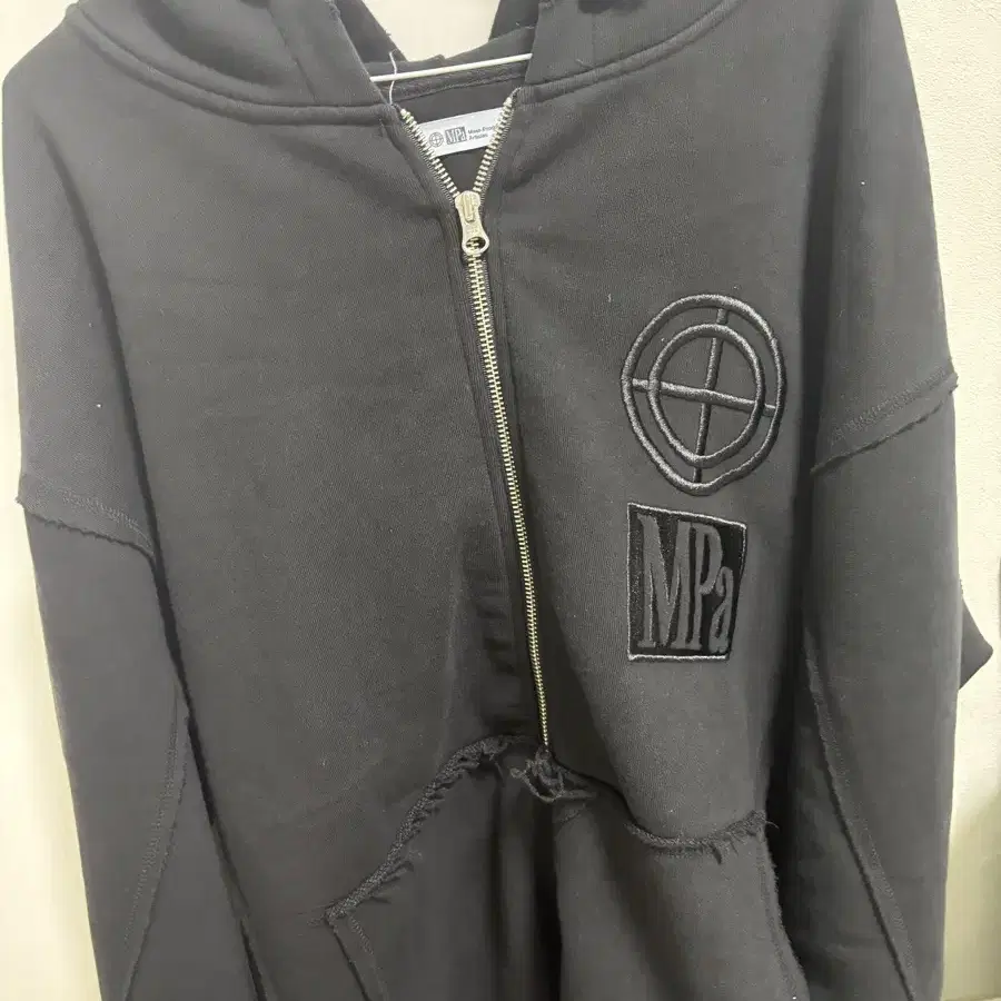 アウターその他 XTONZ XTT098 Spread cotton hooded zip-up CHARCOAL XTT098CC XTONZ Spread Cotton Hooded Zip-Up (Charcoal) on Bunjang