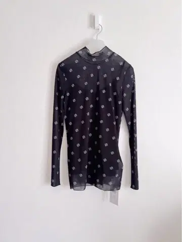UND AMERI MONOGRAM TULLE TOP 아메리빈티지