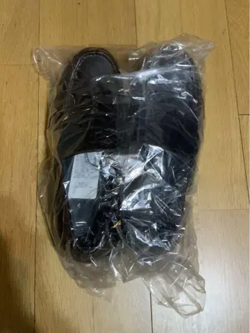 지유 청키 밑창 로퍼 다크 브라운 26cm