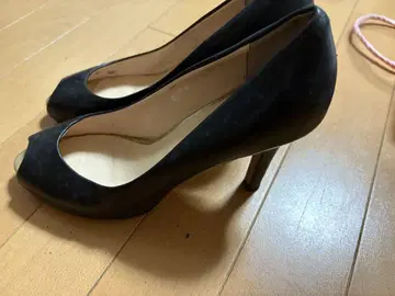 Carino 블랙 가죽 오픈토 하이힐