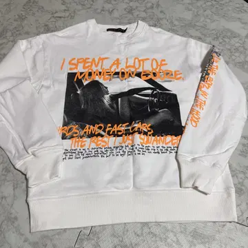 KRHYME DENIM 그래픽 맨투맨 아바란치